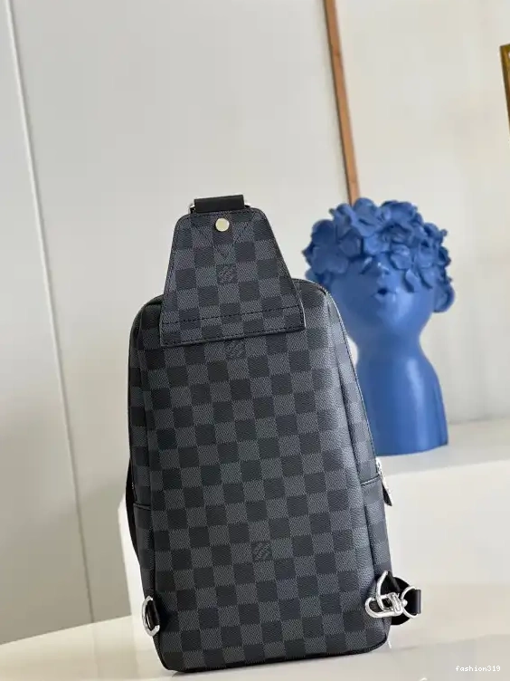 LOUIS AVENUE VUITTON SLINGBAG 0416
